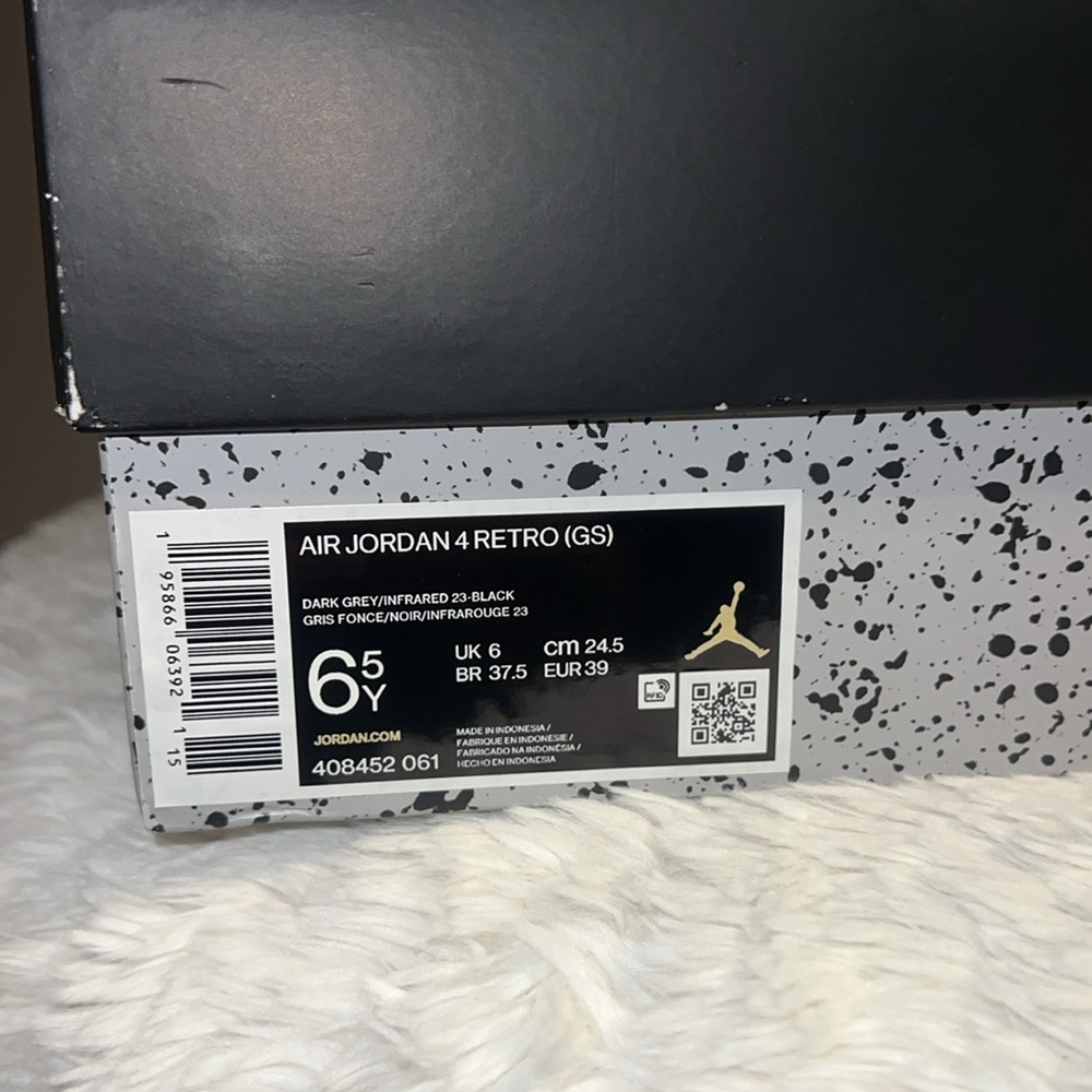Jordan Kids Sneakers in Gray and Red - Picture 5 of 5